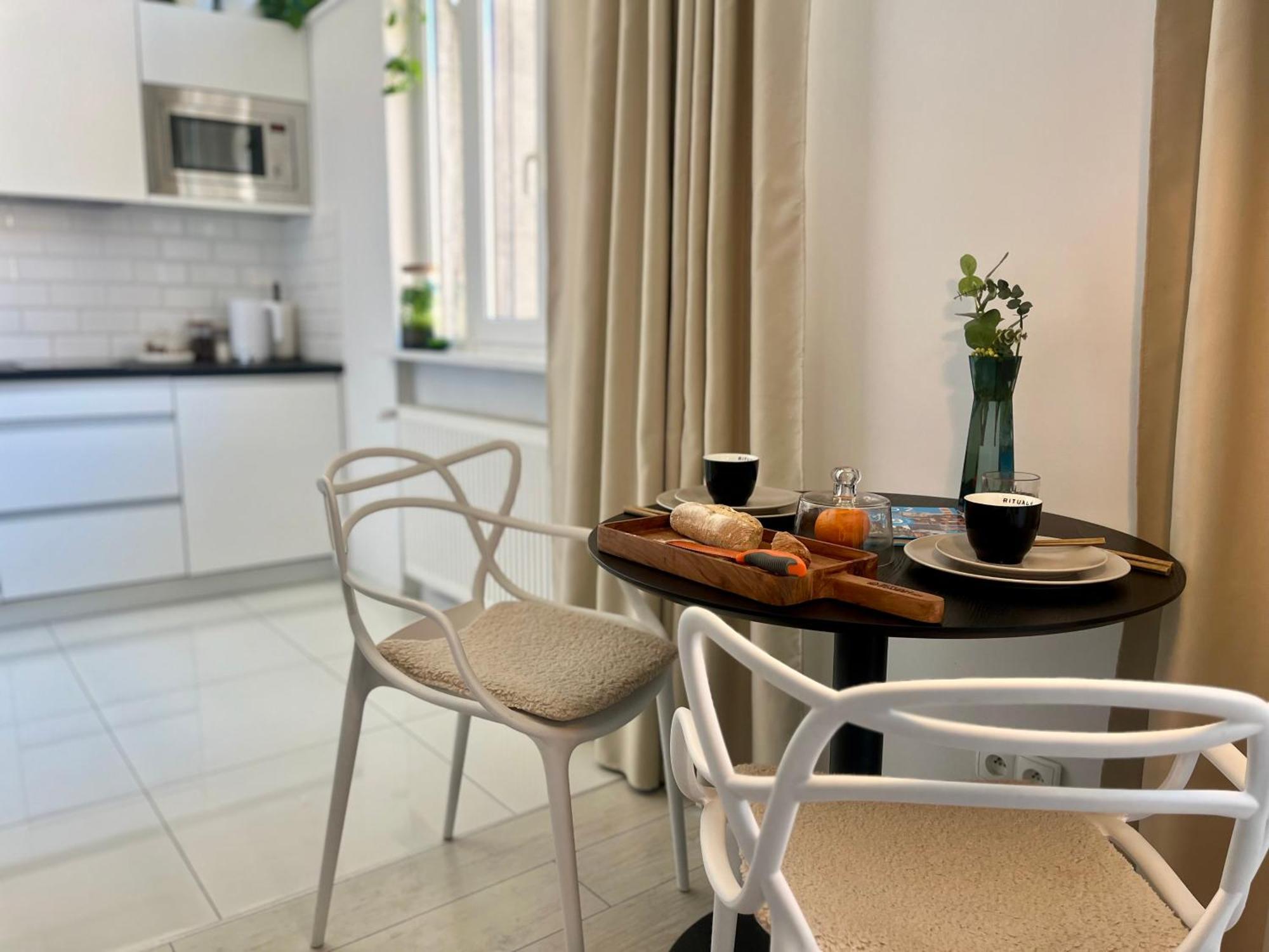 Apartament I Love Piotrkowska Z Wielkim Lustrem, Balkonem I Klimatyzacja วูดช์ ภายนอก รูปภาพ