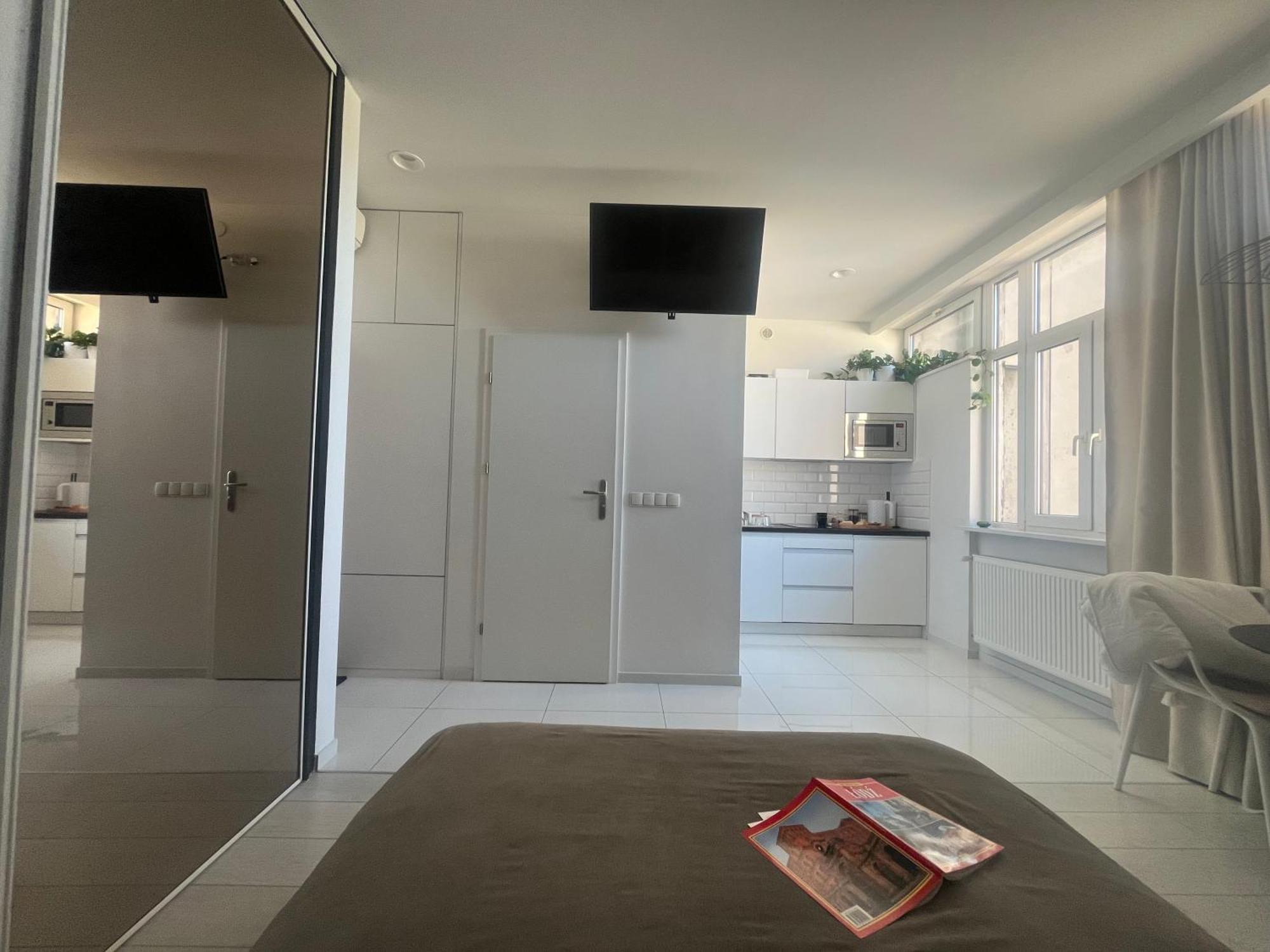 Apartament I Love Piotrkowska Z Wielkim Lustrem, Balkonem I Klimatyzacja วูดช์ ภายนอก รูปภาพ